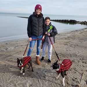 Meet your Posher, Adrianne